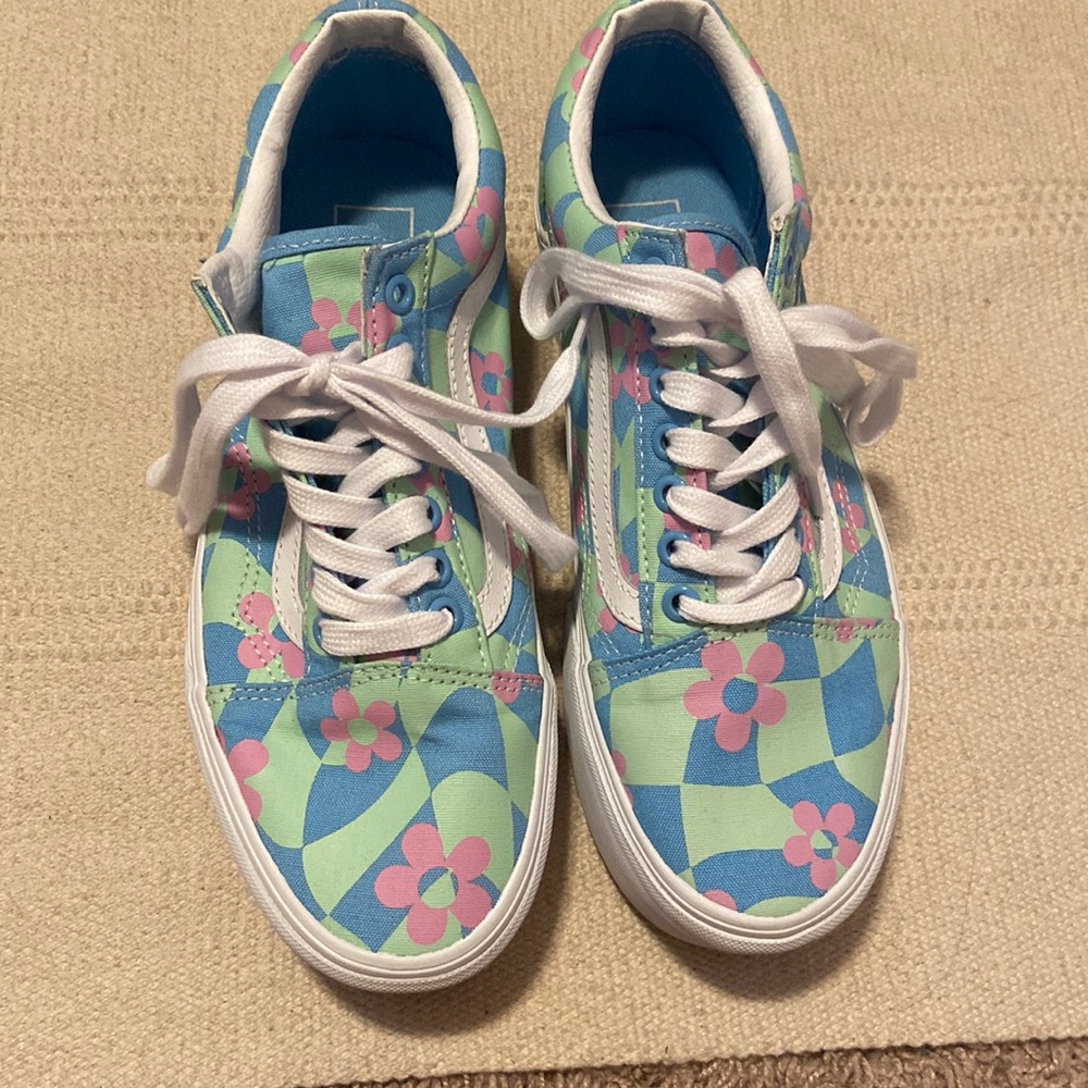 Women’s platform vans size 8.5